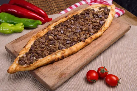 Kavurmalı Pide - Taşfırın Eyvan Tuzla